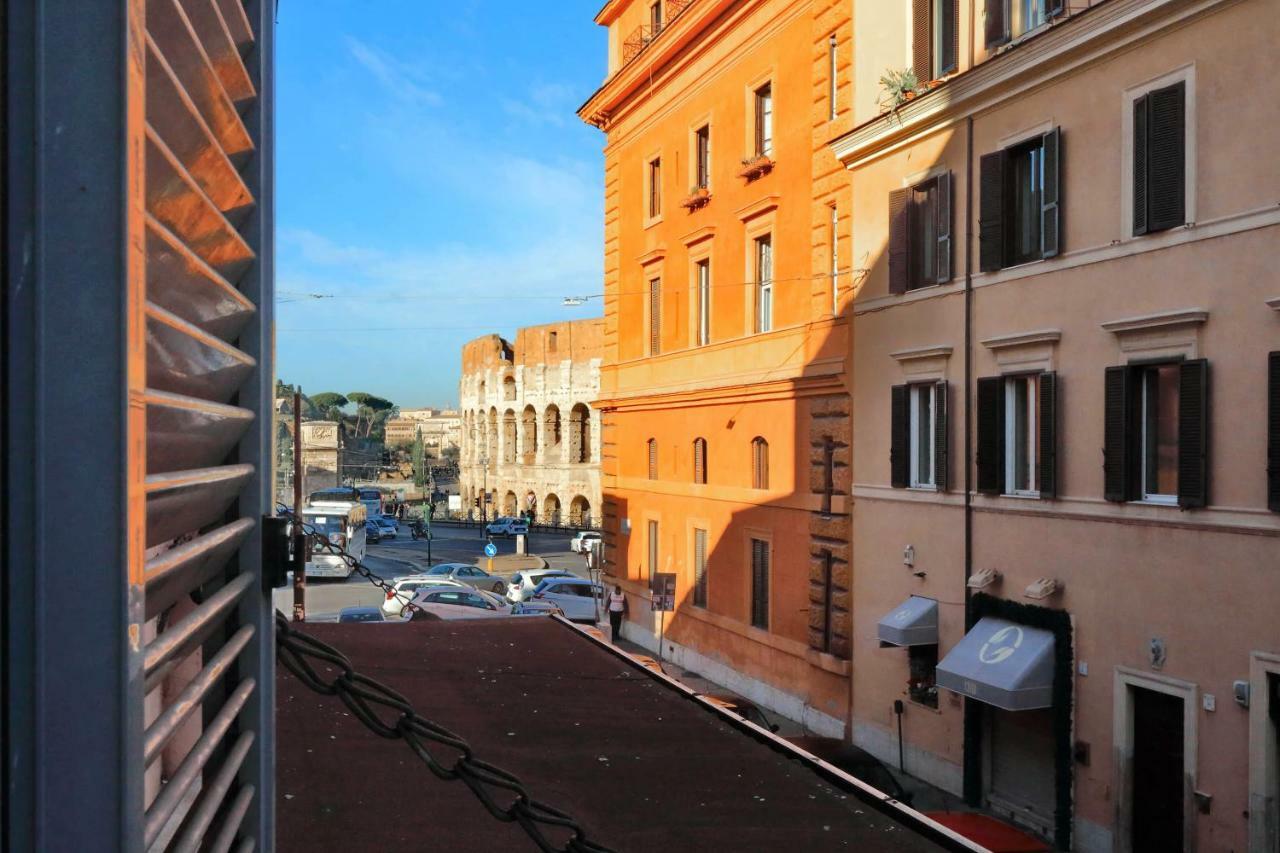 Style Apartment Julia 50 Mt From Colosseum ภายนอก รูปภาพ