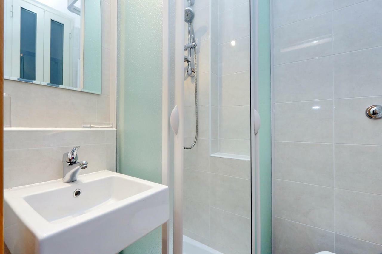 Style Apartment Julia 50 Mt From Colosseum ภายนอก รูปภาพ
